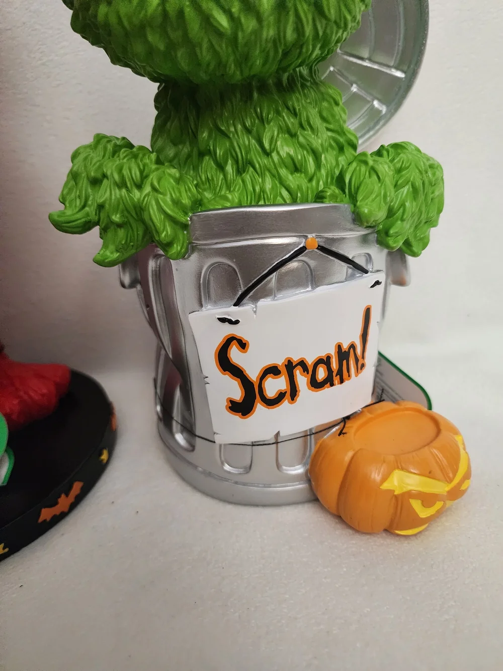 Sesame Street Halloween Elmo & Oscar Party Figurine Set - Red, Green
